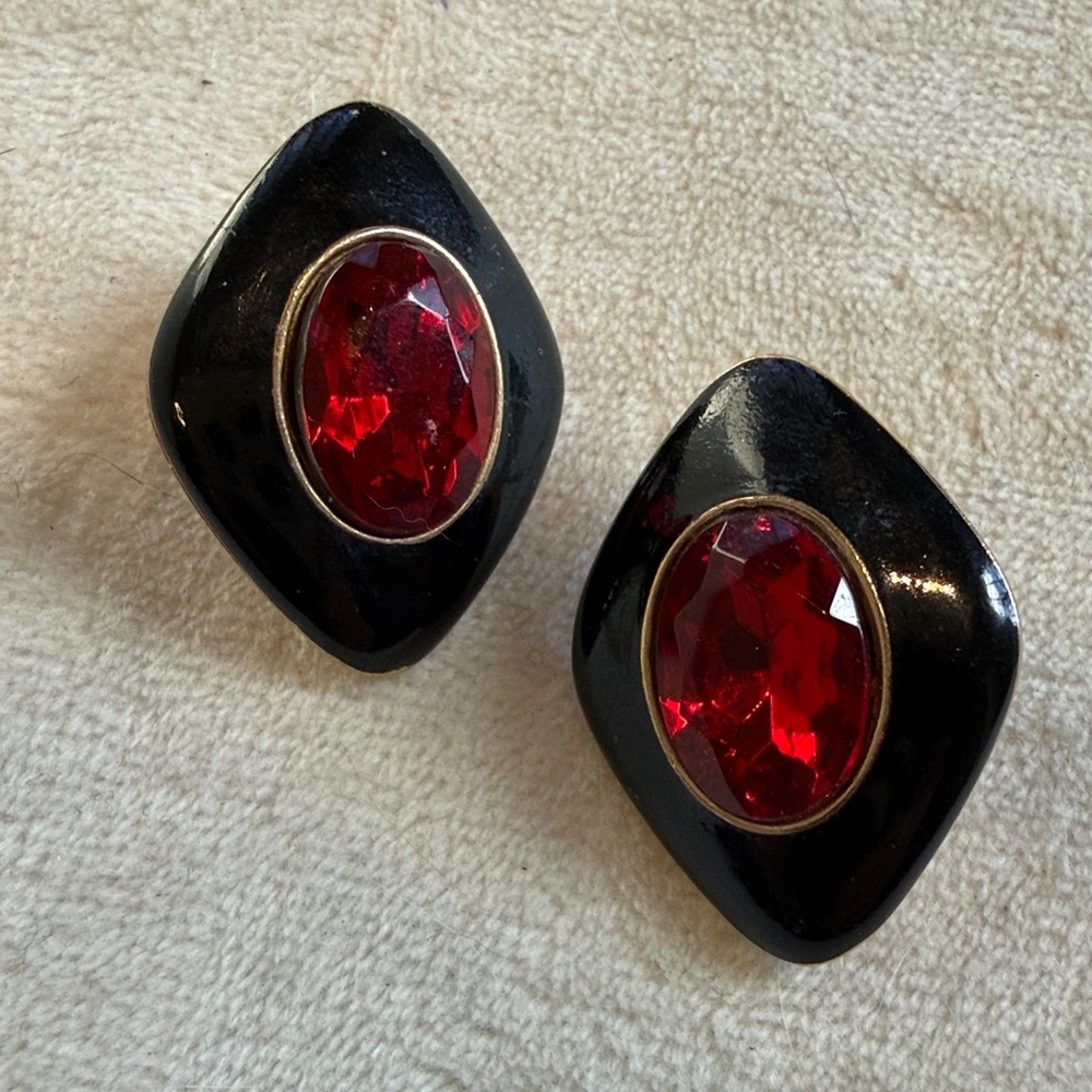 Chic Black and Red Gemstone Earrings